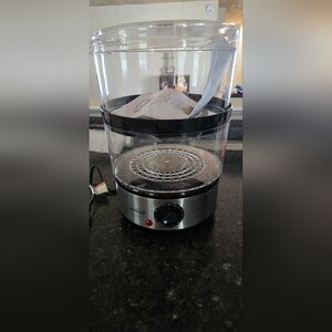 Two tier food steamer